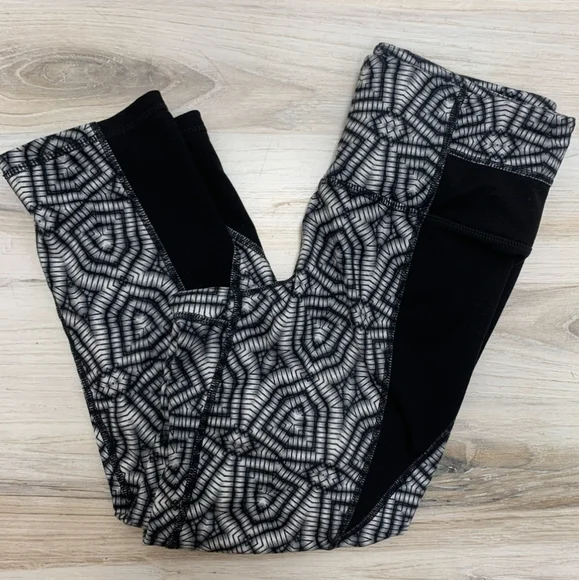 Athleta Printed Cropped Leggings - Picture 1 of 5